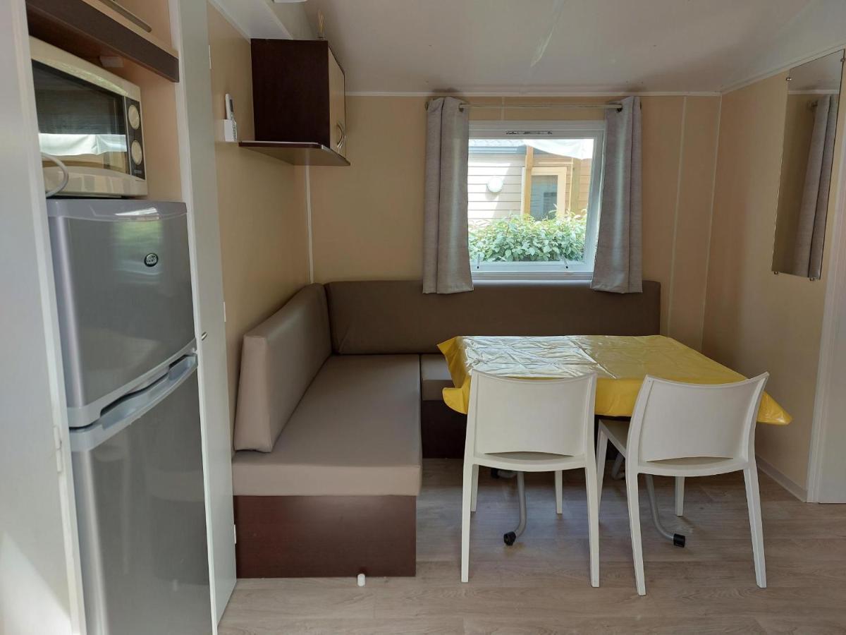 Mobil Home Tout Confort 6 Personnes Climatise Au Pied Du Luberon Ла-Рок-д'Антерон Екстер'єр фото